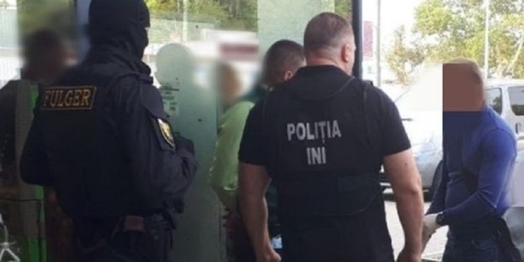 Vindeau droguri pe Telegram. Activitatea unui nou grup infracțional dată peste cap | VIDEO