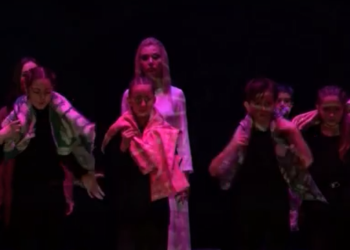 Celebrul Notre Dame de Paris a fost jucat de elevii Casei Muzicii Ruse în premieră la Chișinău. Performanța a avut loc grație suportului lui Valerii Klimenko | VIDEO