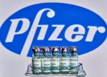 Primul anunţ de la Pfizer: Doza 3 a vaccinului este eficientă împotriva Omicron. Un nou vaccin va fi gata în martie