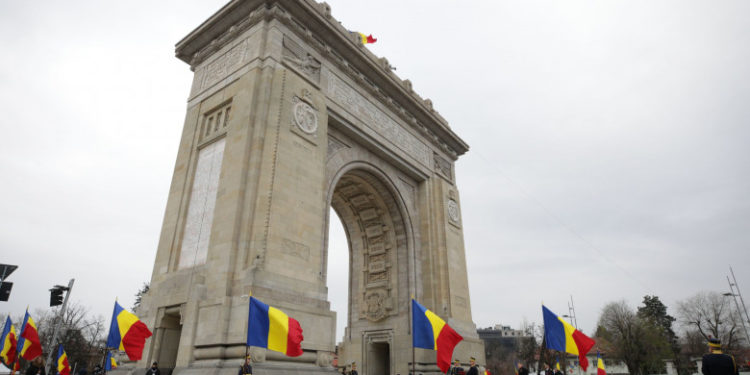 Formularul digital, obligatoriu începând de astăzi la intrarea în România. Cum se completează