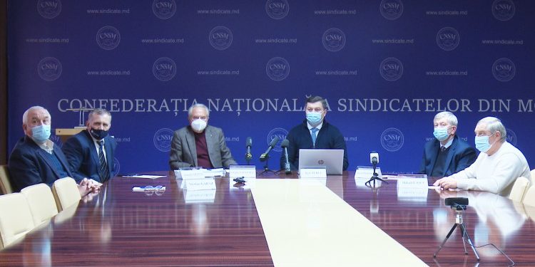 Sindicaliștii organizează un miting de protest în fața clădirii Parlamentului Republicii Moldova