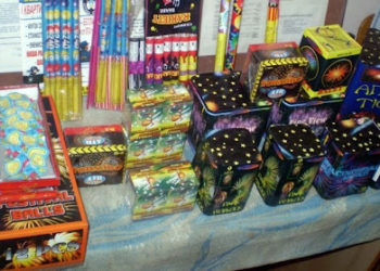 Comerț ilegal cu articole pirotehnice, în capitală. Ce riscă afaceriștii | VIDEO