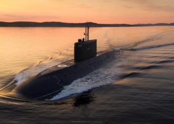 Российская субмарина столкнулась с ищущим ее британским фрегатом