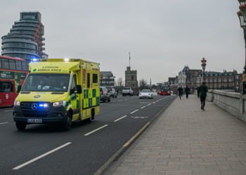 Spitalele din Londra au rămas fără personal medical din cauza COVID-19, armata trimite medici militari în ajutor