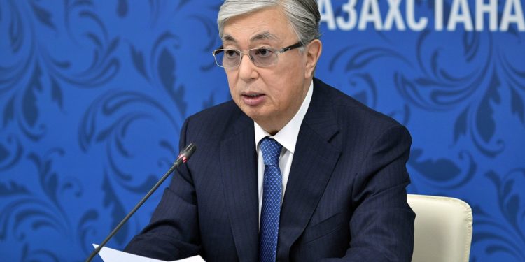 Президент Казахстана отдал приказ «открывать огонь по террористам на поражение без предупреждения»