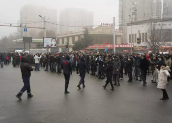 В Алматы за день задержали почти 2 тысячи человек