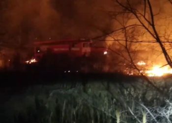 Incendiu în orășelul Sîngera. Patru hectare de teren, cuprinse de flăcări | VIDEO