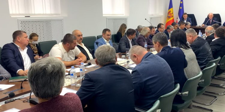 В Народном собрании Гагаузии заговорили о самороспуске. Депутаты больше трех месяцев не могут избрать спикера