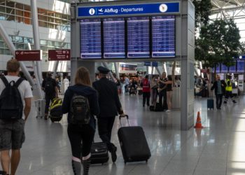 В Евросоюзе изменили правила для путешествий в условиях пандемии