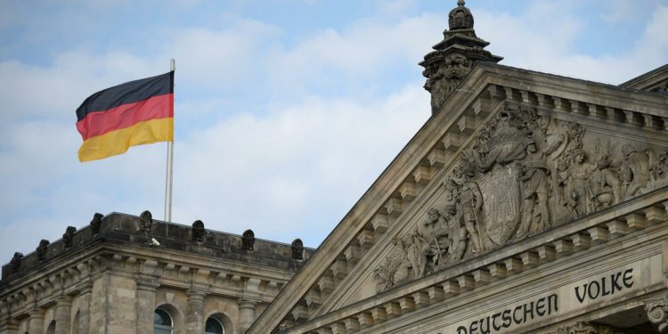 В Германии глава МИД и вице-канцлер стали фигурантами дела о незаконных COVID-выплатах