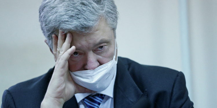 Суд по избранию меры пресечения Порошенко по делу о госизмене отложили до 19 января