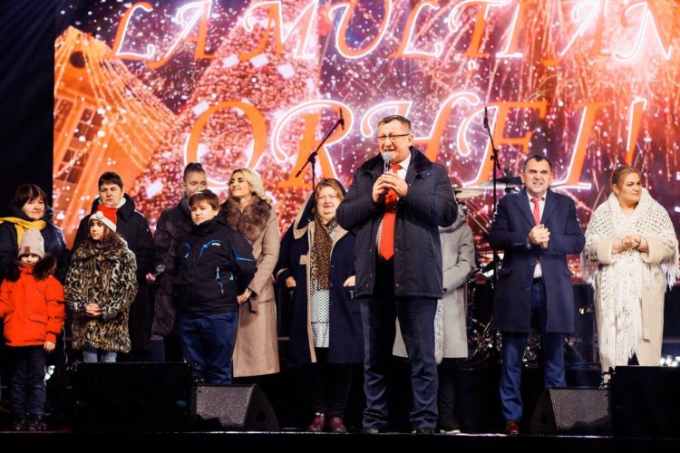 Concert de excepție, la OrheiLand, de Revelion! Mii de oameni au întâmpinat noul an într-o atmosferă de poveste!