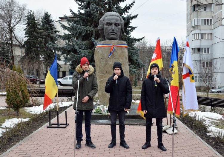 Ziua de naștere a poetului Mihai Eminescu a fost sărbătorită, la Orhei, prin mai multe manifestări culturale