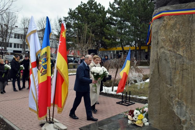 Ziua de naștere a poetului Mihai Eminescu a fost sărbătorită, la Orhei, prin mai multe manifestări culturale