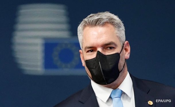 Канцлер Австрии заболел COVID-19