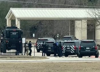 В Техасе провели штурм синагоги с заложниками, захватчик погиб