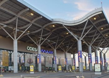 В Одессе гражданин Молдовы пытался вскрыть себе вены в аэропорту