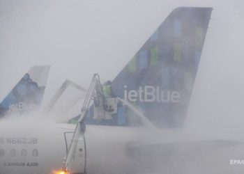 В США отменены тысячи авиарейсов из-за снежной бури