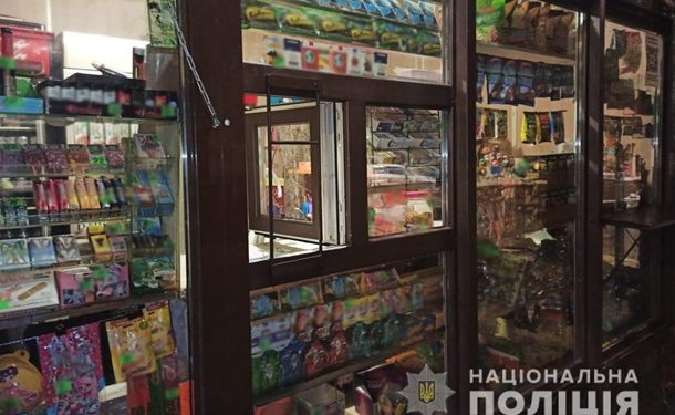 Одесситка пошла на ограбление киоска с револьвером