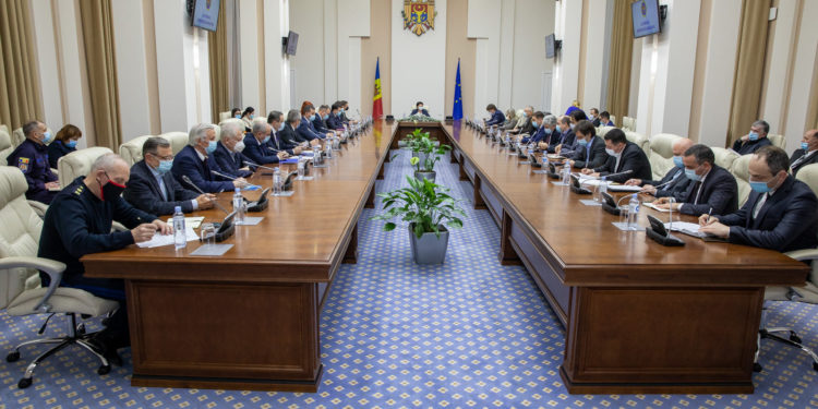 Instituțiile publice, obligate să economisească lumina și gazul. Deciziile anunțate după ședința Comisiei pentru Situații Excepționale
