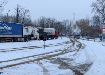 На КПП «Скуляны» образовалось скопление грузовиков