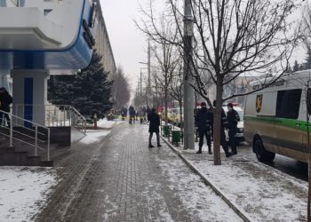 Judecătoriile Buiucani și Centru ar fi minate: Toate persoanele, evacuate