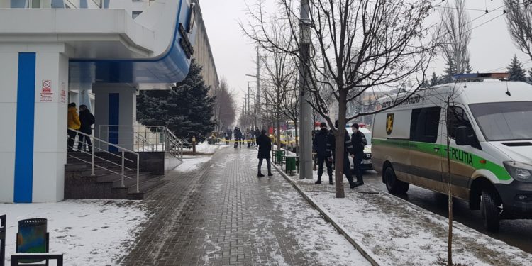 Judecătoriile Buiucani și Centru ar fi minate: Toate persoanele, evacuate