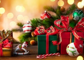 Tradițiile de Crăciun în satele Moldovei: gospodarii taie porcul, iar gospodinele alcătuiesc meniul și s-au apucat deja de pregătit cele mai delicioase bucate pentru masa de sărbătoare | VIDEO