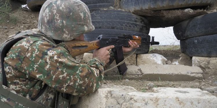 Noi confruntări la frontiera dintre Armenia şi Azerbaidjan. Sunt raportate decese