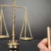 Asociația Judecătorilor din Moldova se arată nemulțumită de acțiunile SIS, pe care ar egala cu o imixtiune în activitatea puterii judecătorești | VIDEO
