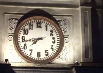 După ce a tăcut mai bine de 140 de ani, ceasul de pe Arcul de Triumf din Chișinău ar urma să răsune din nou | VIDEO