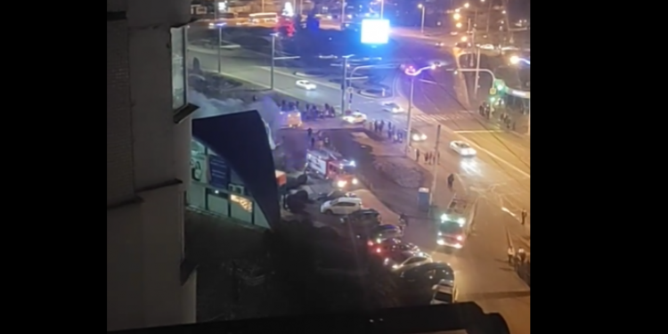 Incendiu într-un local de la Ciocana. Din clădire se ridică un nor dens de fum | VIDEO