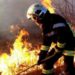 7 hectare de vegetație uscată a luat foc lângă Aeroport: Două echipe de pompieri au luptat cu flăcările