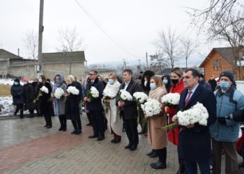 Victimele Holocaustului, comemorate la Orhei și la Chișinău. Oamenii au povestit despre ororile prin care au trecut rudele lor | VIDEO