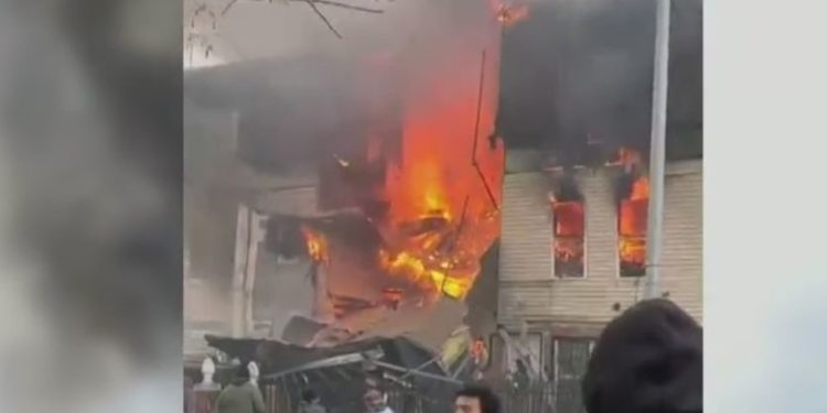 SUA: Un mort şi nouă răniţi într-o explozie urmată de un incendiu la New York | VIDEO