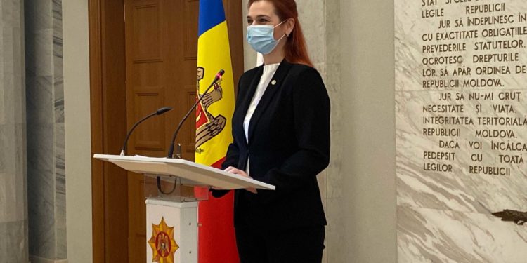 Сначала предупреждение, потом — штраф. МВД будет следить за соблюдением новых мер защиты от COVID-19