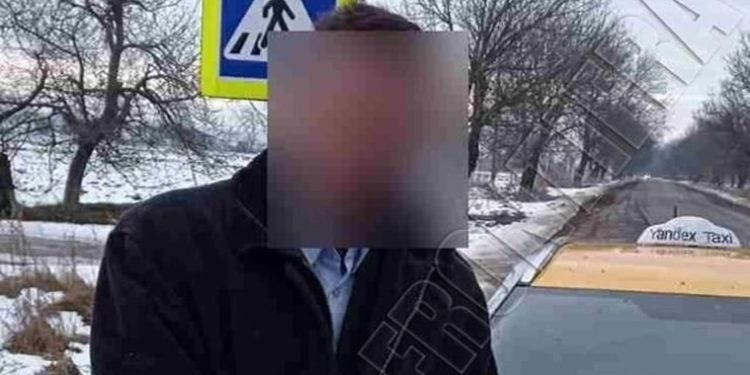 În loc de bani, l-au răsplătit cu pumni. Șofer de taxi, bătut de pasageri la Costuleni