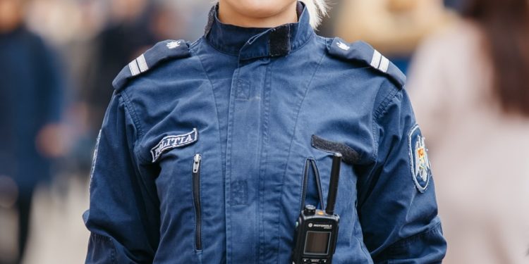 O polițistă din Cimișlia a fost agresată în propria casă