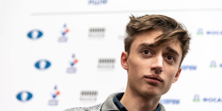 Российскому шахматисту присудили поражение за отказ от ношения маски