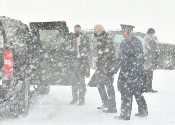 O furtună de zăpadă puternică a blocat Washington. Joe Biden a avut probleme la coborârea din Air Force One | VIDEO/FOTO