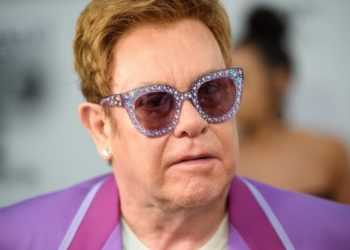 Элтон Джон заразился коронавирусом