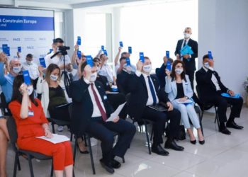 «Очерняет доброе имя партии». Партия Кавкалюка подала в суд на ЦИК