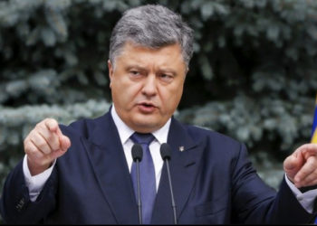 După ce a revenit în Ucraina, Petro Poroșenko a participat la o ședință de judecată, la care a adormit