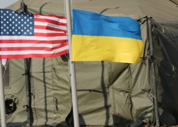 CNN сообщил о планах посольства США в Киеве начать эвакуацию семей своих сотрудников