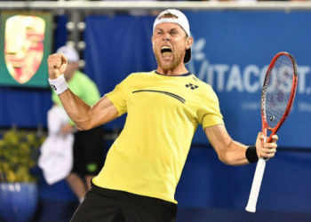 A început cu dreptul competiția de la Australian Open. Radu Albot s-a calificat în turul doi în cadrul turneului de Mare Șlem al anului | VIDEO