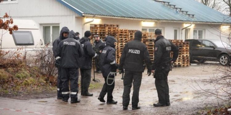 Un moldovean de 31 de ani, găsit mort într-un depozit dintr-un oraș din Germania. Poliția îl suspectează de omor pe un compatriot