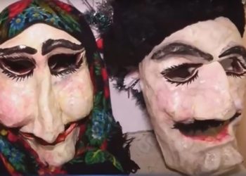 Spectacol cu măști înfricoșătoare: Echipa emisiunii „Moldova la Pachet” a aflat cum locuitorii satului Cosăuți alungă răul din noul an | VIDEO