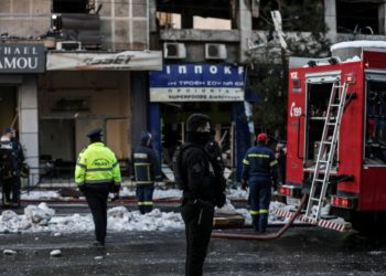 Explozie urmată de un incendiu puternic, în centrul Atenei. Clădirile pe o distanță de 200 de metri au fost grav avariate | VIDEO