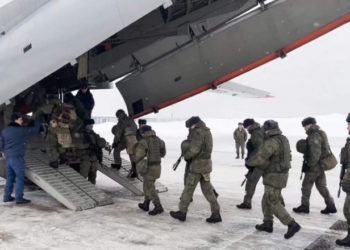 Militarii ruşi au început să se retragă din Kazahstan