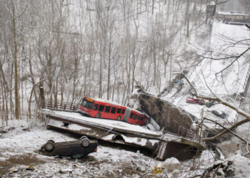 Un pod din Pittsburgh s-a prăbușit cu câteva ore înainte de vizita lui Joe Biden pentru discuții privind infrastructura